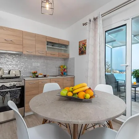Sky High Loft Апартаменти